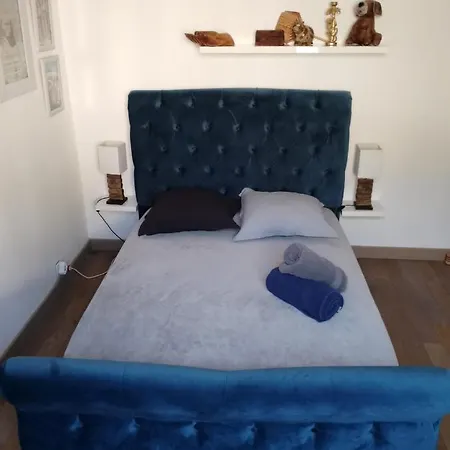 A L'ombre Des Arenes Garage Compris Privat bolig